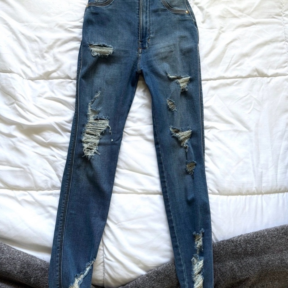 Stylish Women's Distressed Skinny Jeans - Blue